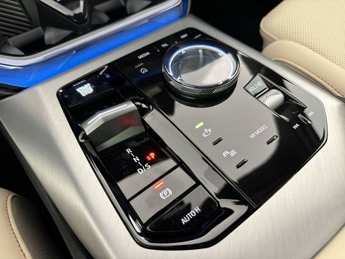 Used 2025 BMW X3 xDrive30i w/ M Sport Package image 27