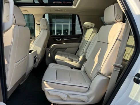 Used 2021 GMC Yukon Denali image 12