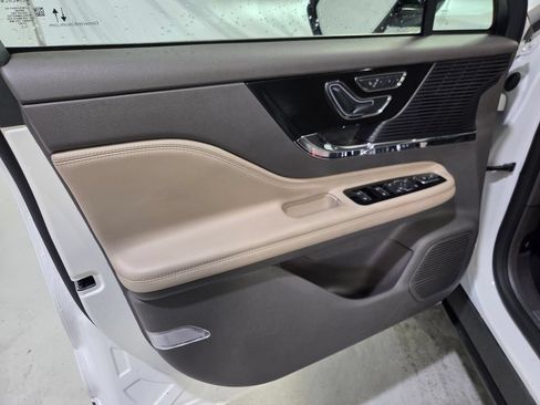 Used 2022 Lincoln Corsair Reserve w/ Equipment Group 201A AWD/4WD image 19