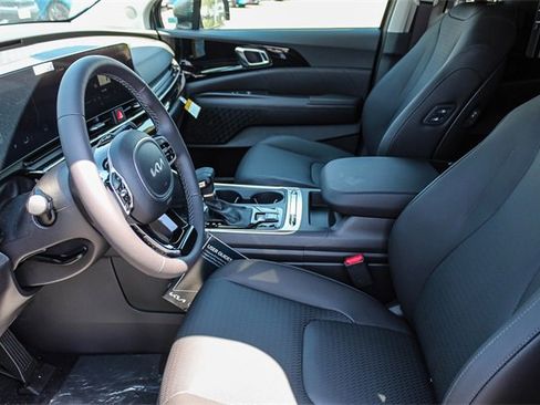 New 2025 Kia Carnival SX Prestige image 20