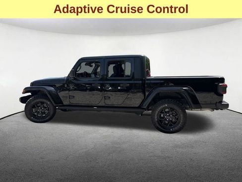 Used 2024 Jeep Gladiator Overland AWD/4WD image 6