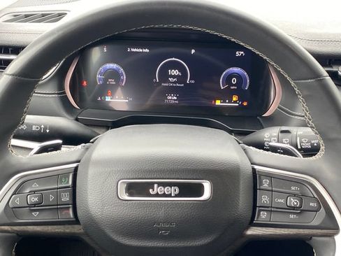 Used 2023 Jeep Grand Cherokee Limited AWD/4WD image 8