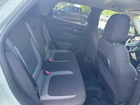 Used 2025 Chevrolet TrailBlazer LT w/ Convenience Package AWD/4WD image 27