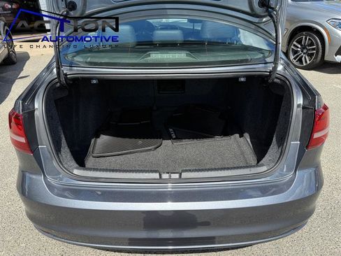 Used 2018 Volkswagen Jetta SE image 17