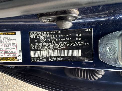 Used 2017 Toyota 4Runner SR5 w/ Four Season Floor Mat Package image 18