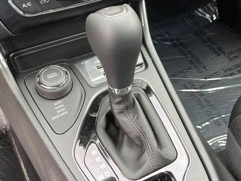 New 2023 Jeep Cherokee Altitude Lux w/ Lux Elite Package image 14