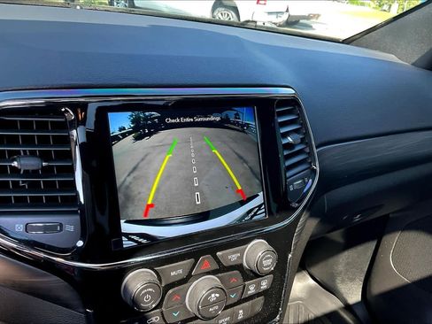 Used 2020 Jeep Grand Cherokee Altitude image 26