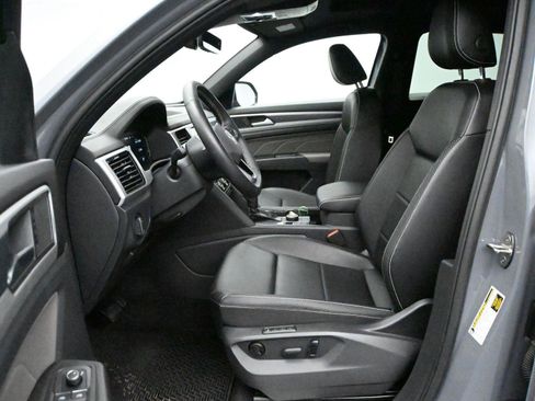 Used 2022 Volkswagen Atlas Cross Sport SEL image 7