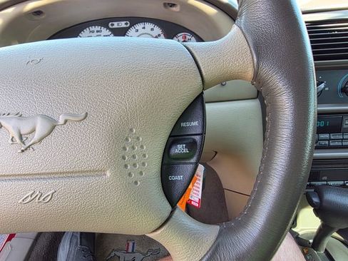 Used 2000 Ford Mustang GT RWD image 25