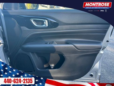 New 2026 Jeep Compass Limited image 30