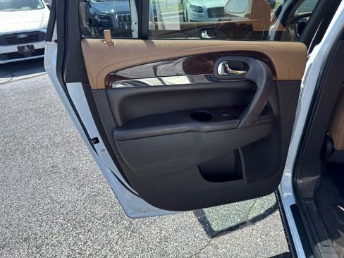 Used 2017 Buick Enclave Leather FWD image 14