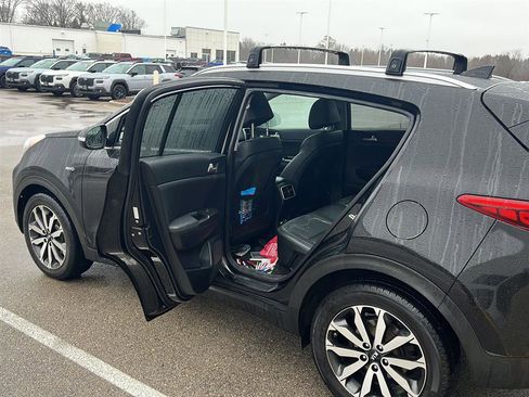 Used 2017 Kia Sportage EX w/ EX Technology Package image 11