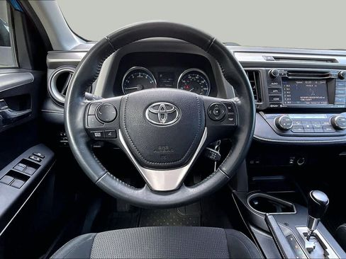 Used 2016 Toyota RAV4 XLE AWD/4WD image 6