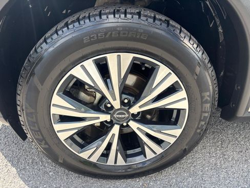 Used 2023 Nissan Rogue SV AWD/4WD image 7