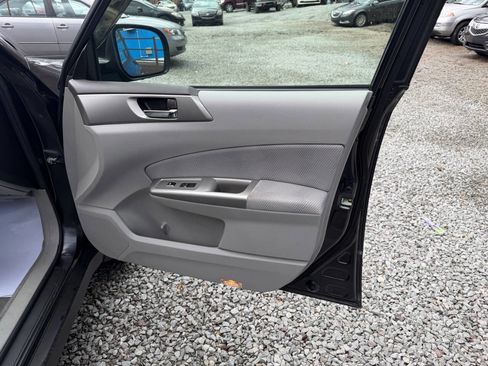 Used 2010 Subaru Forester 2.5X Premium image 16