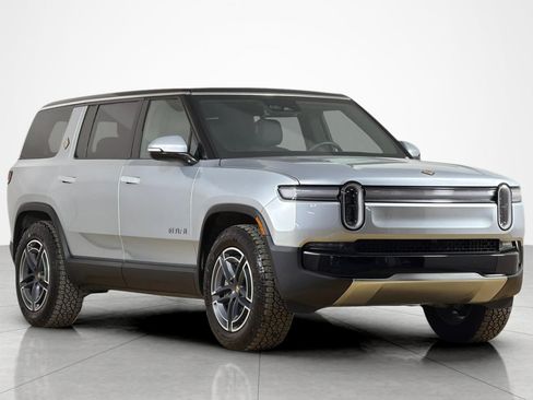 Used 2026 Rivian R1S Adventure Dual AWD/4WD image 7