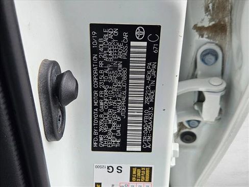 Used 2020 Toyota Corolla LE image 23