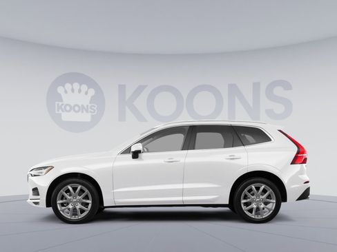 Used 2021 Volvo XC60 T5 Momentum w/ Premium Package FWD image 2