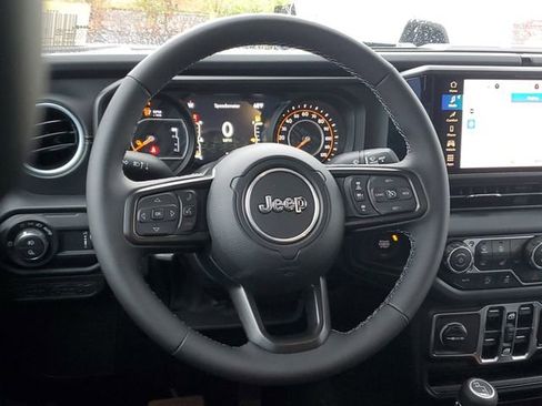 New 2025 Jeep Gladiator Sport image 8