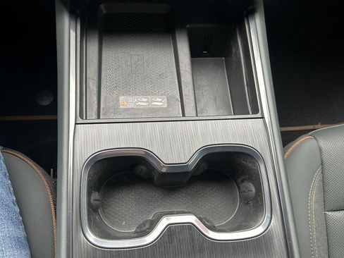 Used 2024 GMC Acadia AT4 w/ Luxury Package image 10