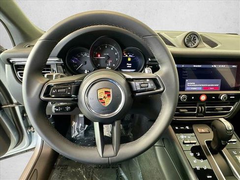 Used 2026 Porsche Macan AWD/4WD image 14