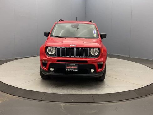 Used 2022 Jeep Renegade Latitude AWD/4WD image 8