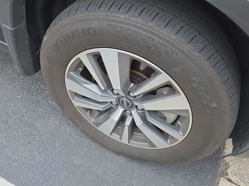 Certified 2024 Nissan Pathfinder SL FWD image 12