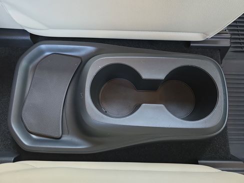 Used 2023 Toyota Highlander Limited image 12