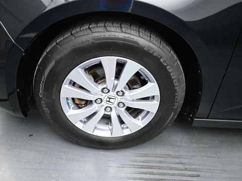 Used 2015 Honda Odyssey EX image 17