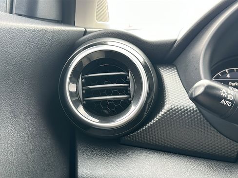 Used 2024 Nissan Kicks SV image 35