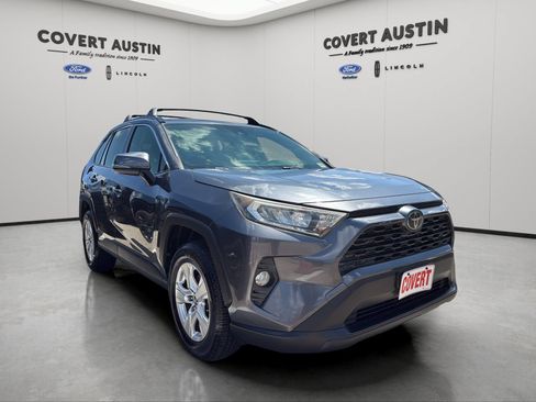 Used 2019 Toyota RAV4 XLE w/ Convenience Package FWD image 7