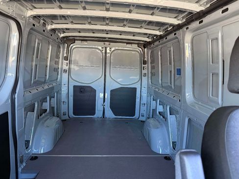 Used 2024 Mercedes-Benz Sprinter 2500 image 21