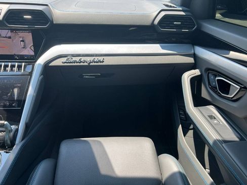 Used 2021 Lamborghini Urus AWD/4WD image 25