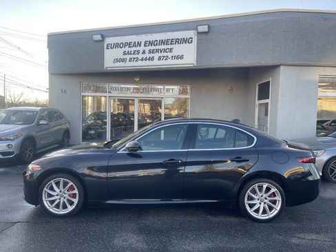 Used 2018 Alfa Romeo Giulia AWD image 4