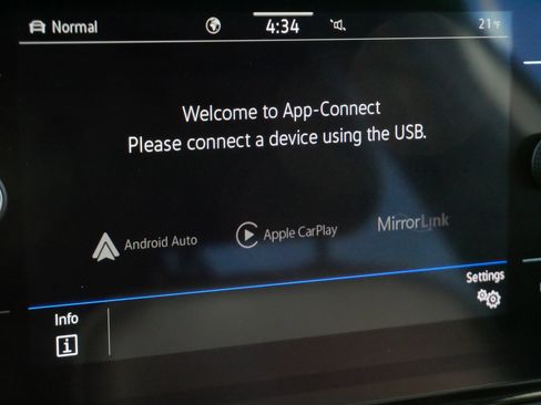 Certified 2023 Volkswagen Atlas SE image 30