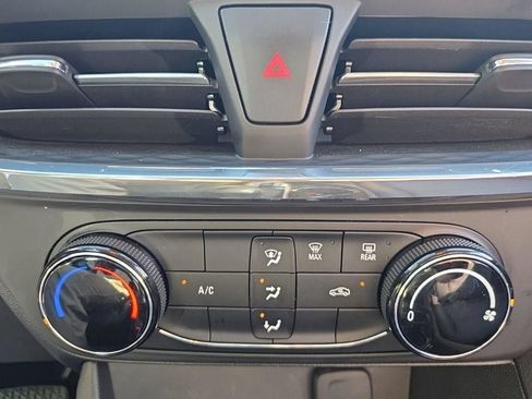 Used 2025 Buick Encore GX Preferred FWD image 20