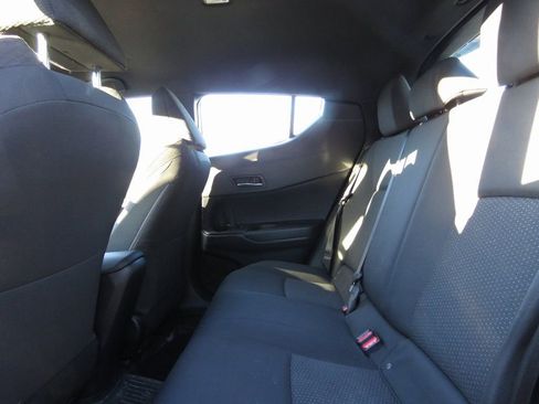 Used 2018 Toyota C-HR XLE image 19