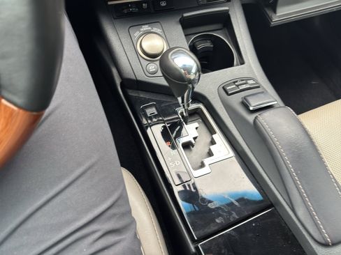 Used 2013 Lexus ES 300h w/ Luxury Pkg FWD image 11