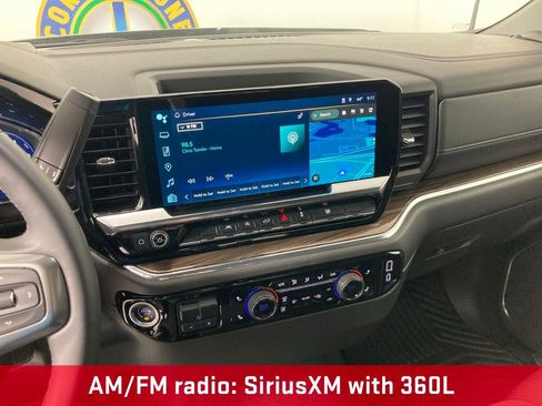 Used 2025 Chevrolet Silverado 1500 LT image 2