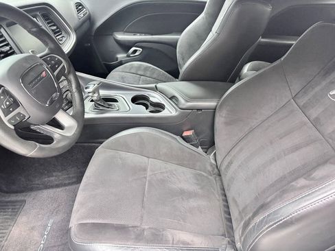 Used 2016 Dodge Challenger R/T Scat Pack w/ Leather Interior Group image 10