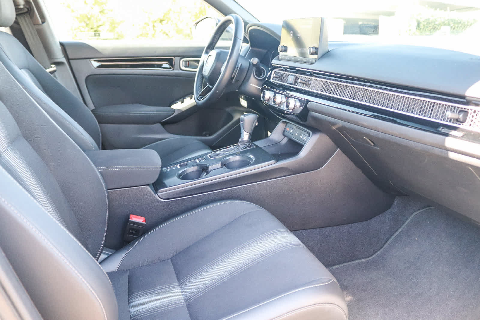 Used 2025 Honda Civic Sport image 16