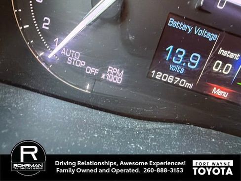 Used 2017 Cadillac XT5 Luxury w/ Driver Awareness Package AWD/4WD image 11