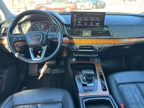 Used 2021 Audi Q5 2.0T Premium w/ Convenience Package image 13