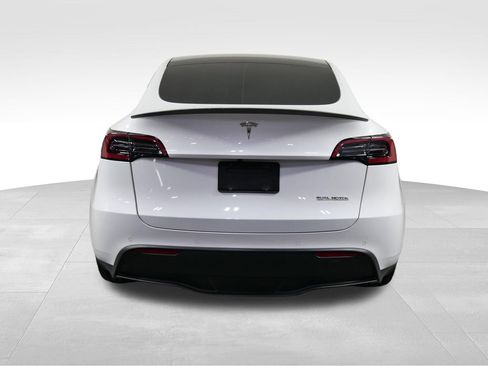 Used 2022 Tesla Model Y Performance AWD/4WD image 9