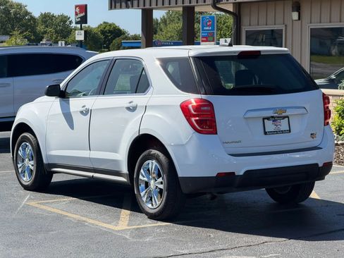 Used 2017 Chevrolet Equinox LS FWD image 30