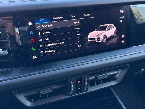 Certified 2025 Porsche Cayenne GTS image 21