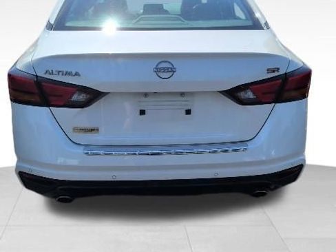 Used 2023 Nissan Altima 2.5 SR FWD image 13