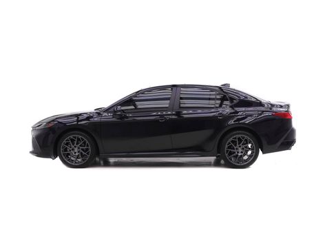 Used 2025 Toyota Camry XSE w/ Premium Plus Package AWD/4WD image 3