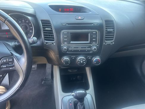 Used 2015 Kia Forte EX image 9