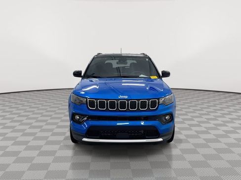 Used 2024 Jeep Compass Limited image 3